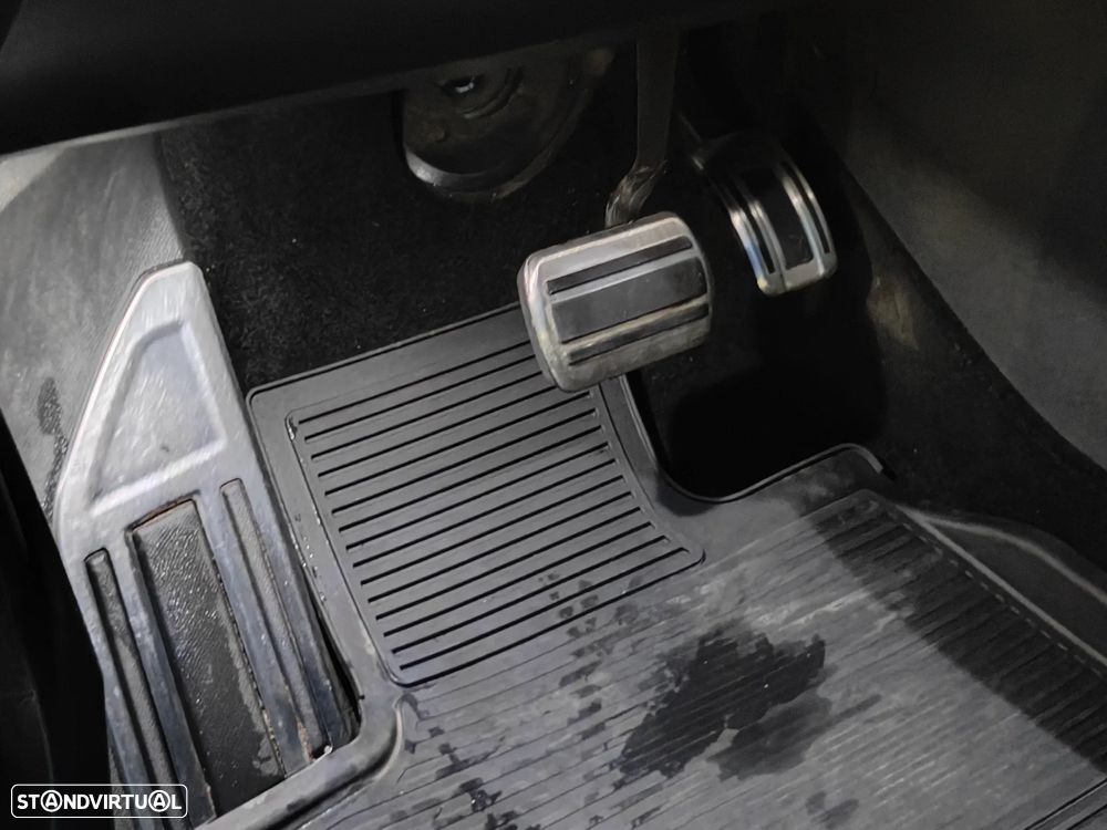 Peugeot 3008 1.6 Hybrid4 GT Line e-EAT8 - 20