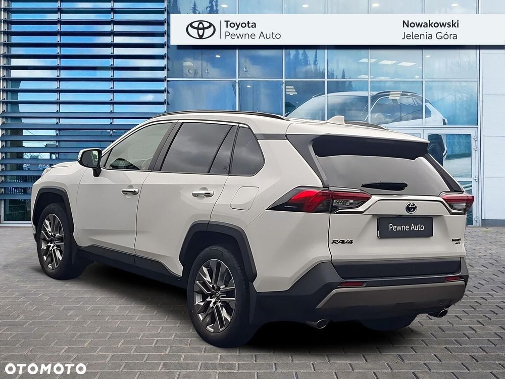 Toyota RAV4 - 8