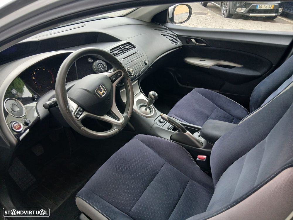 Honda Civic 1.4 Comfort - 8