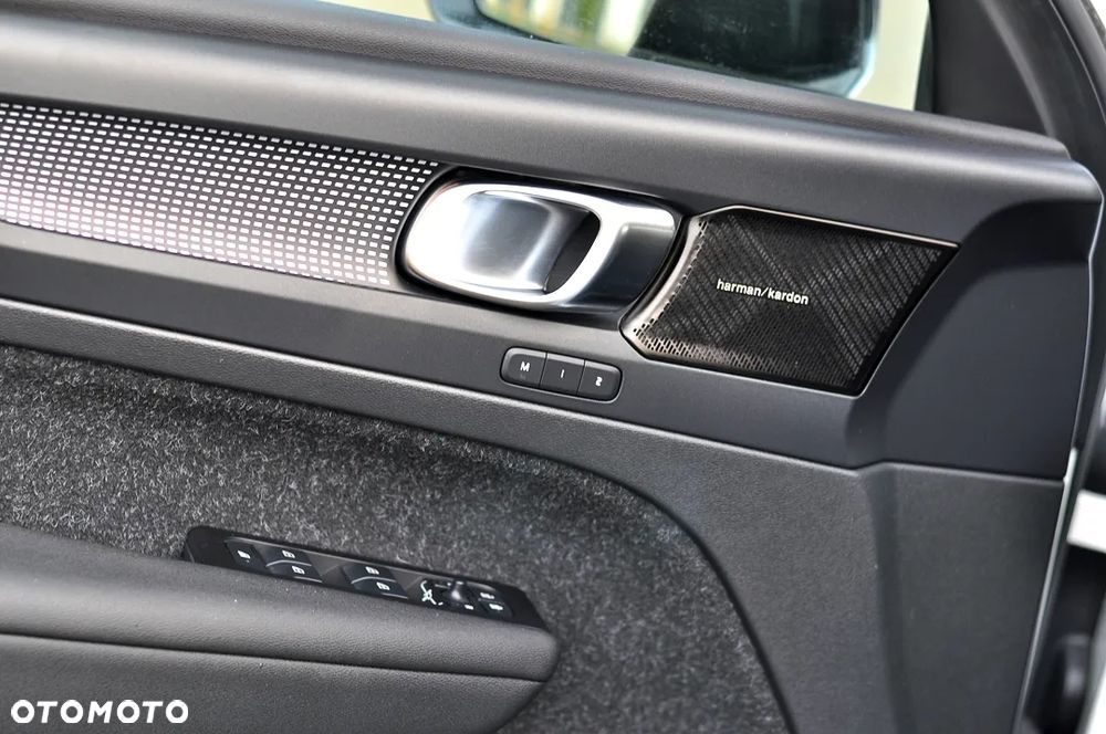 Volvo XC 40 T3 R-Design - 16