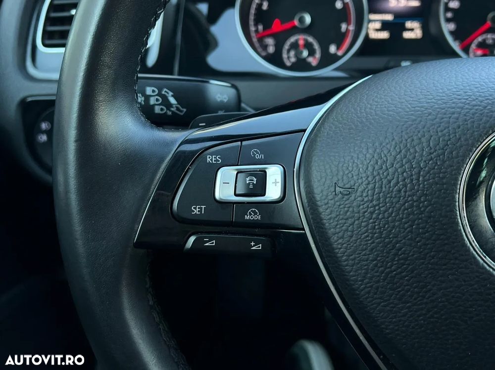 Volkswagen Golf 1.5 TSI DSG Highline - 14