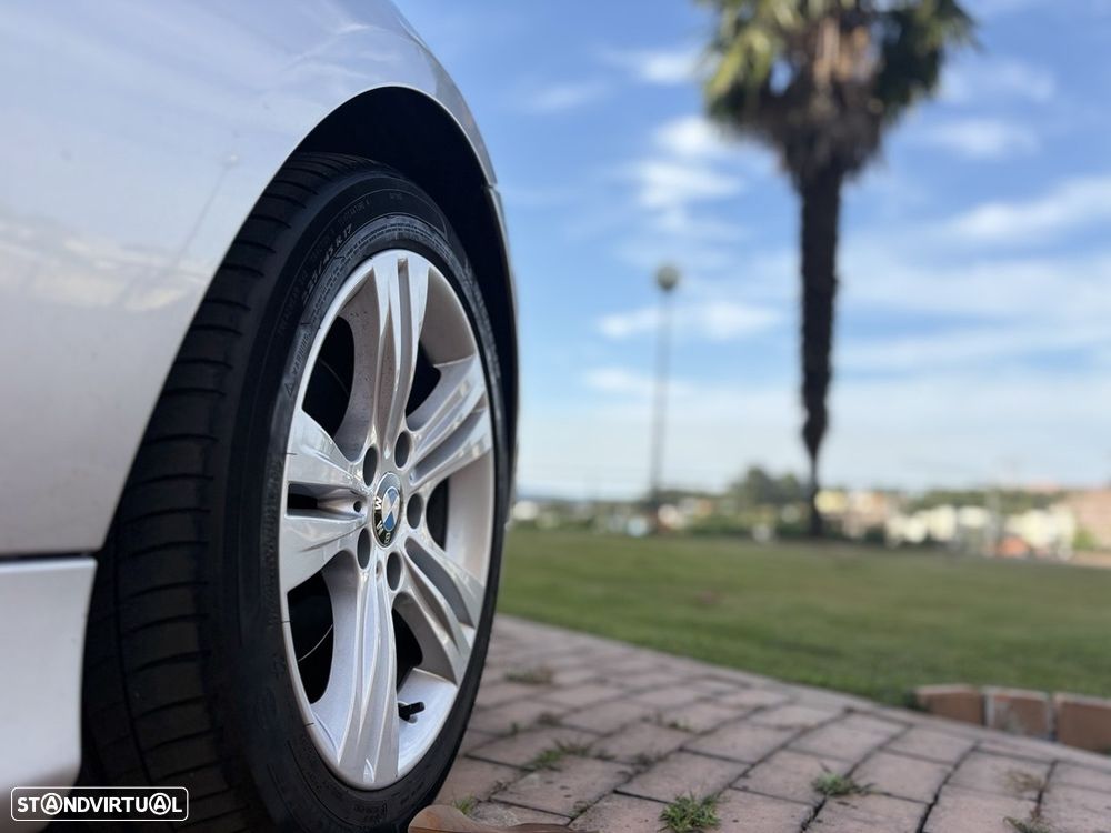 BMW 320 d Exclusive - 6