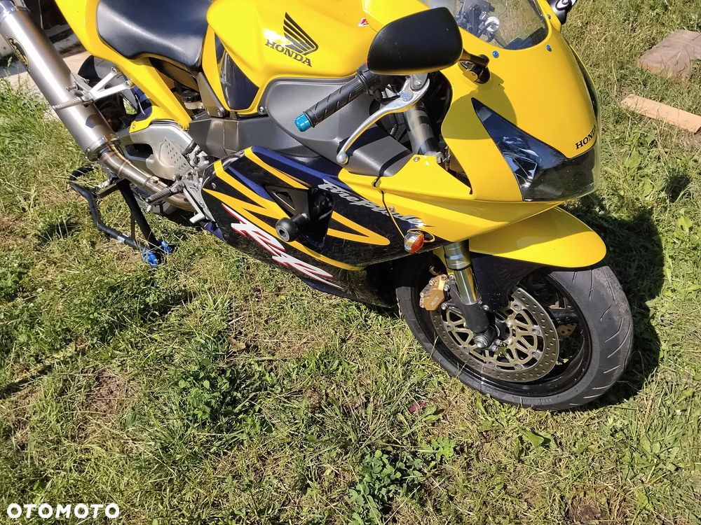 Honda CBR - 11