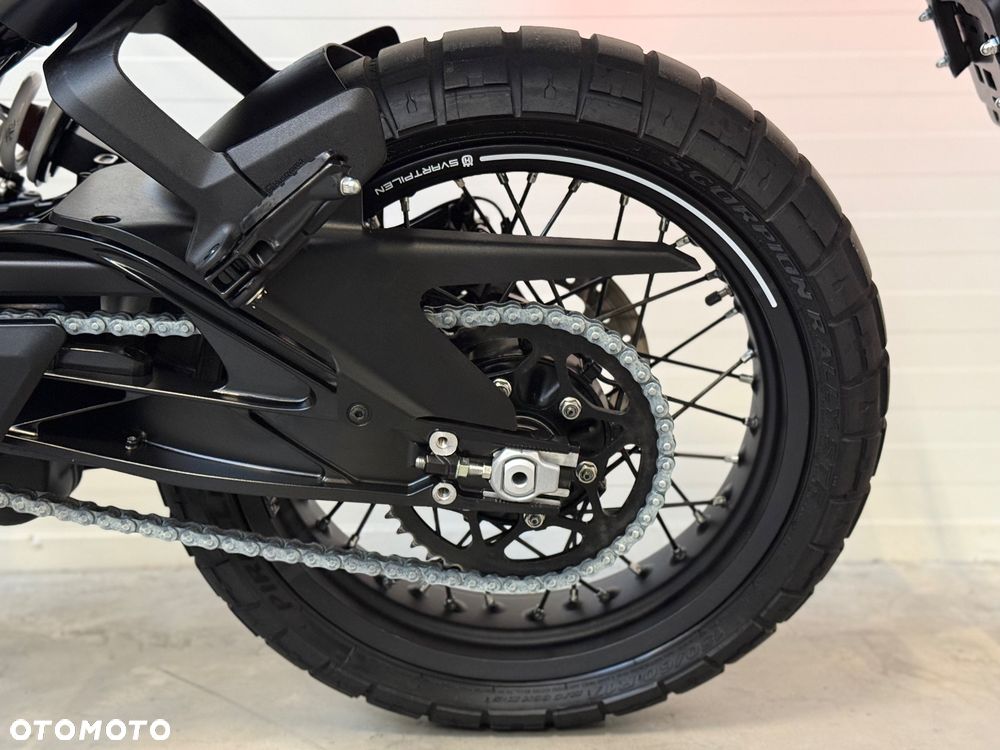 Husqvarna Svartpilen - 31