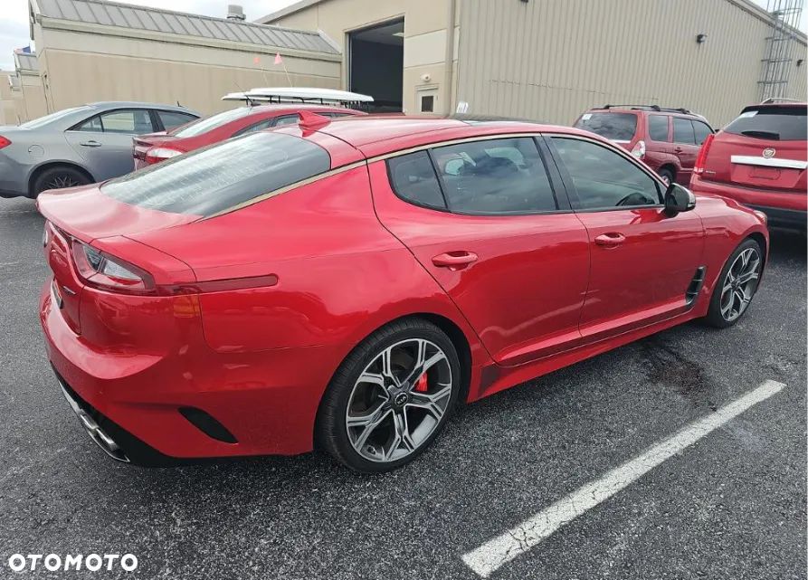 Kia Stinger - 4