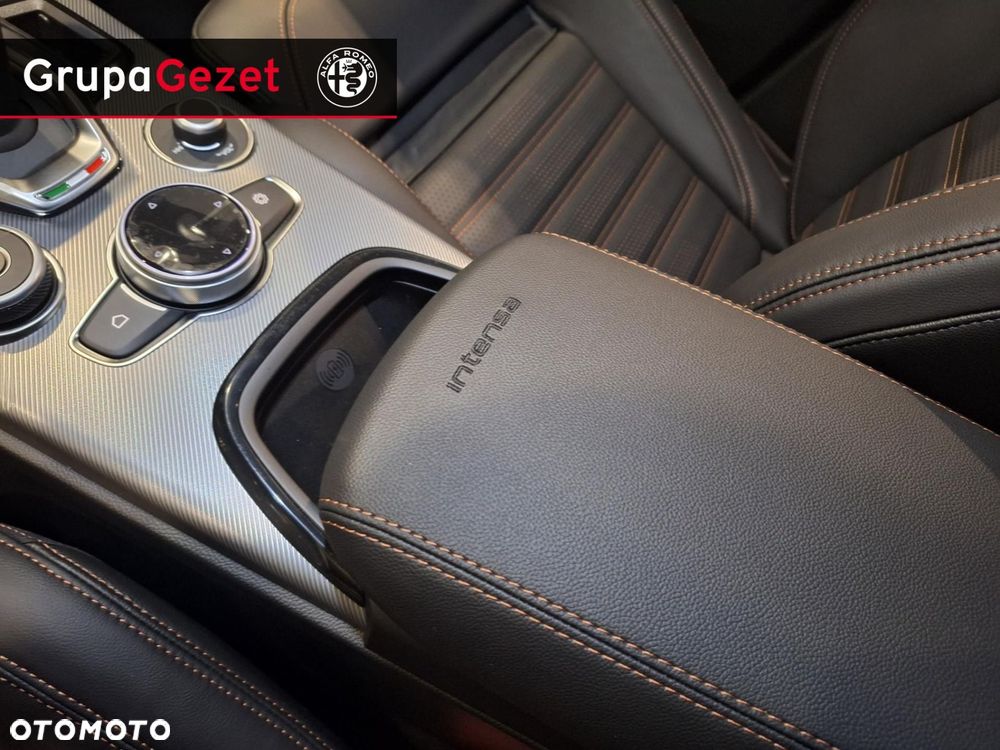 Alfa Romeo Stelvio - 5