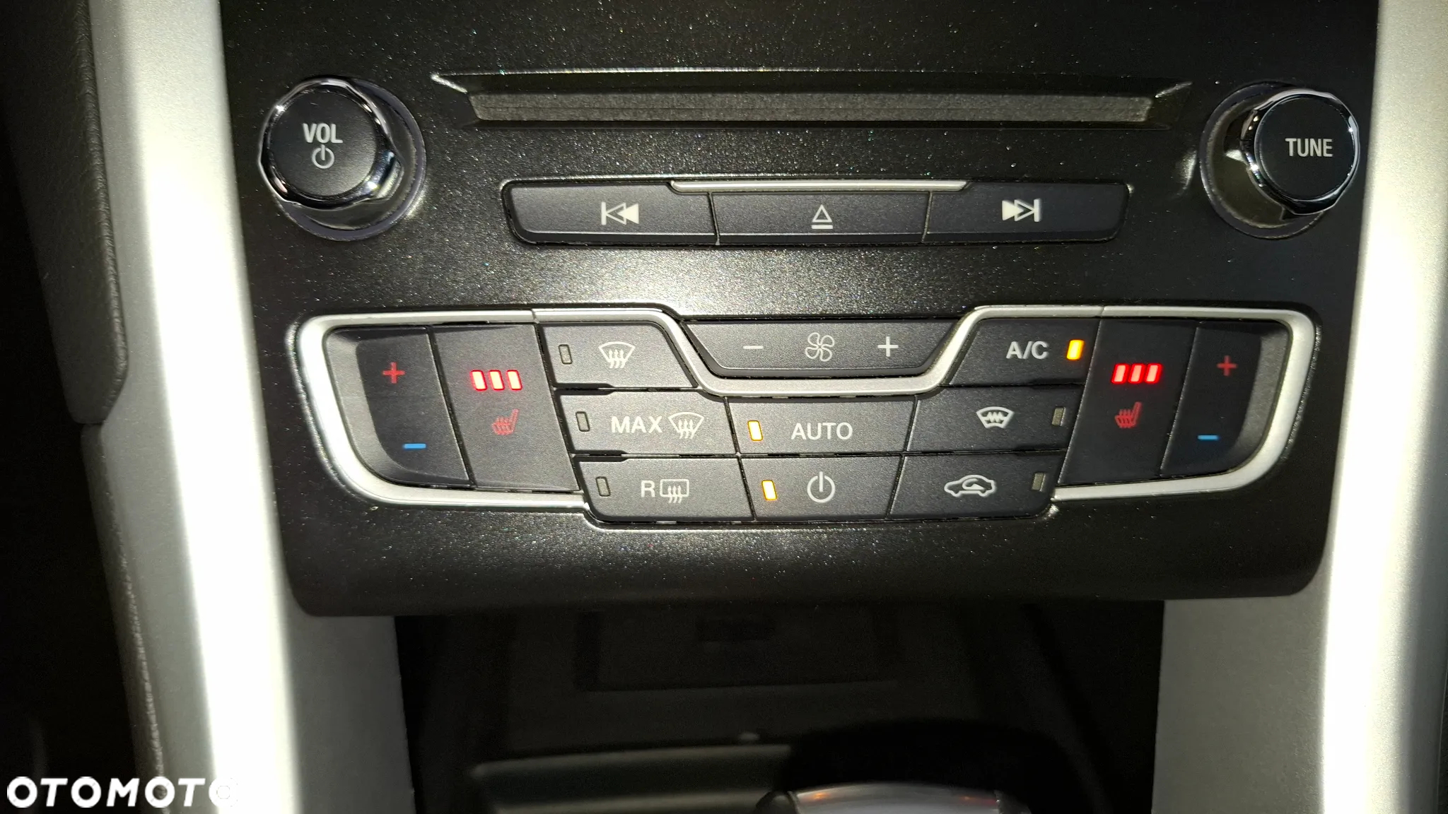 Ford Mondeo 1.5 EcoBoost Trend - 24