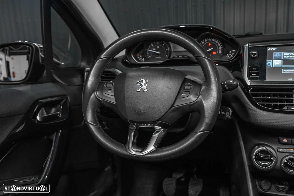 Peugeot 208 - 10