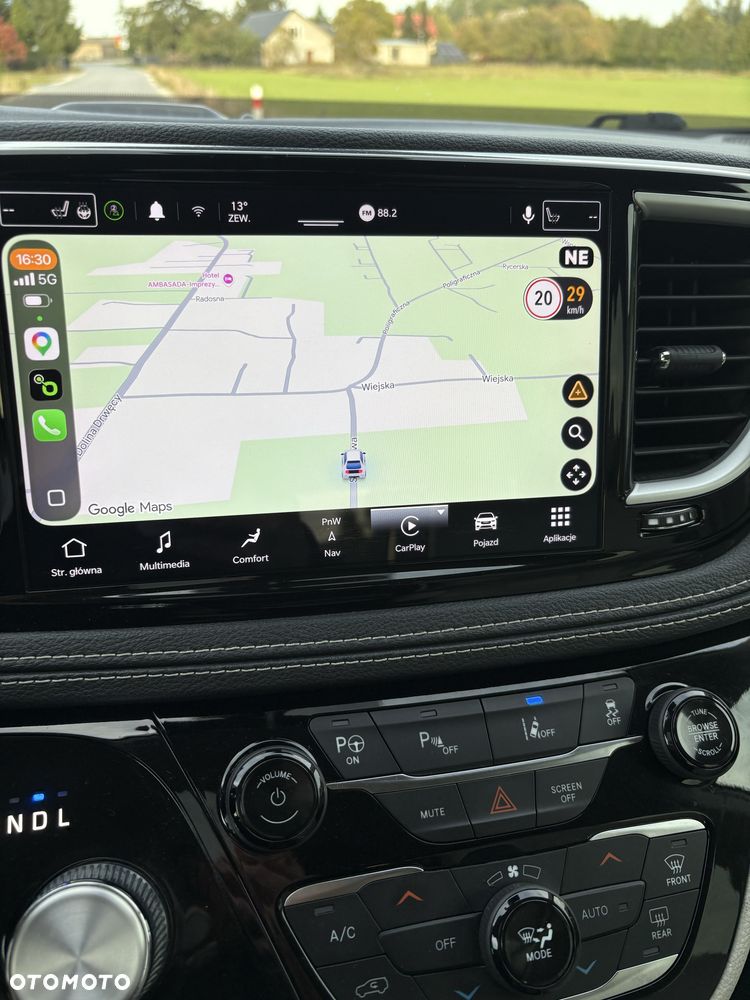 Chrysler Pacifica - 10