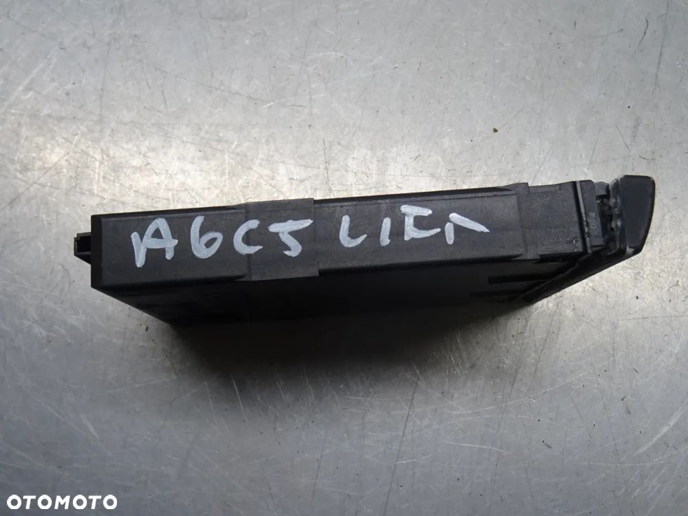 AUDI A6 C5 LIFT 01-04 3.0B UCHWYT NA KUBEK 4B0862534D - 2