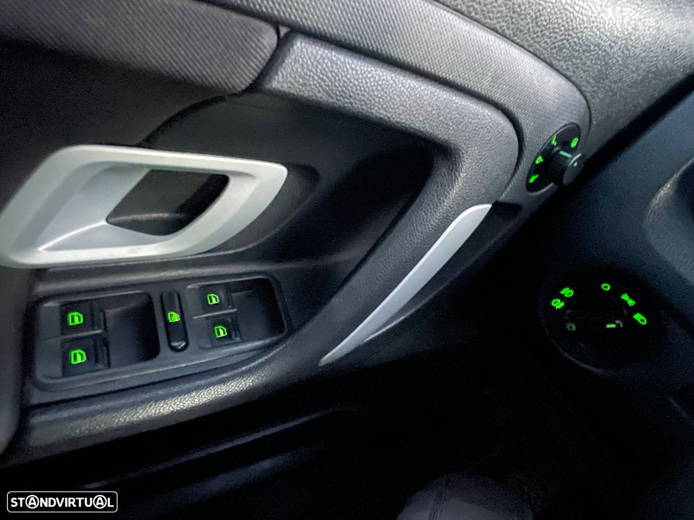 Skoda Fabia Break 1.2 Ambiente - 23