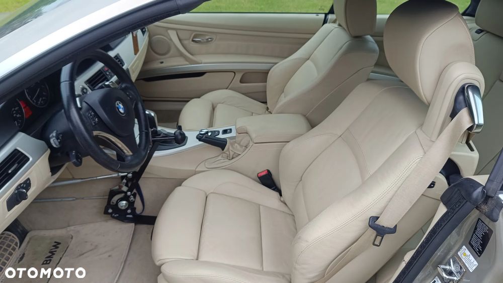 BMW Seria 3 335i xDrive Edition Exclusive - 12