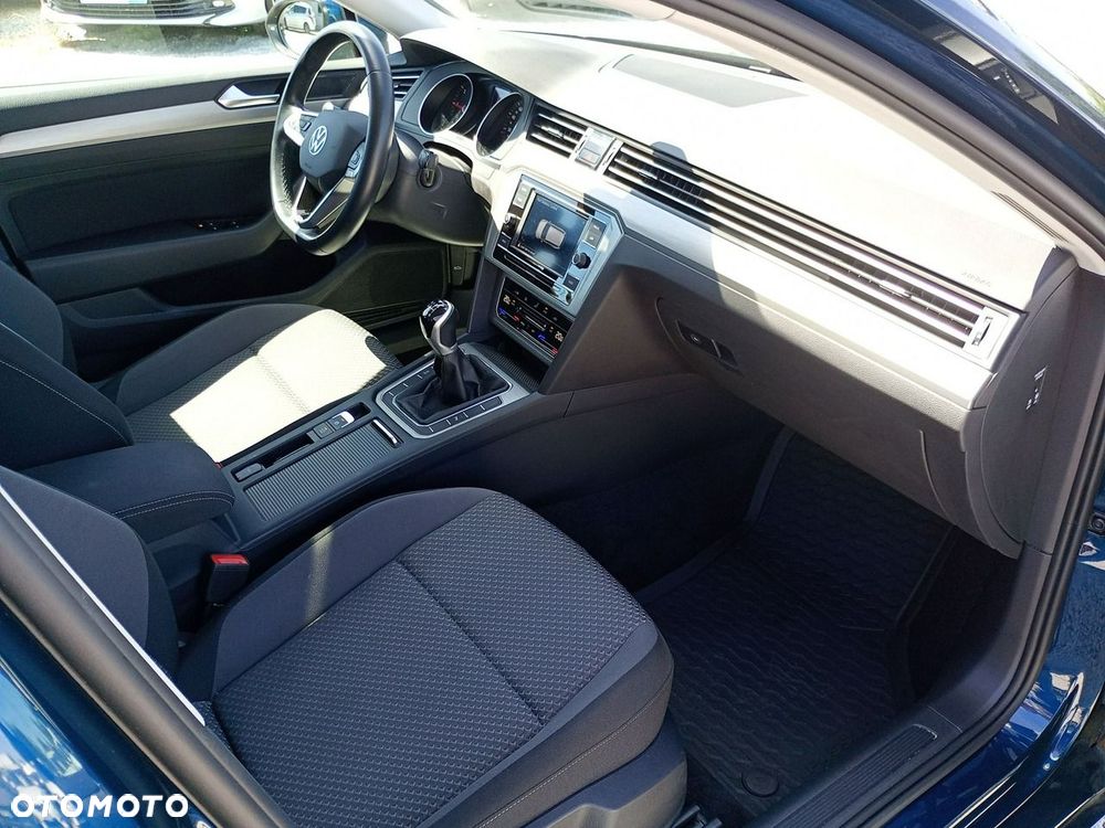 Volkswagen Passat Variant 2.0 TDI EVO Essence - 27