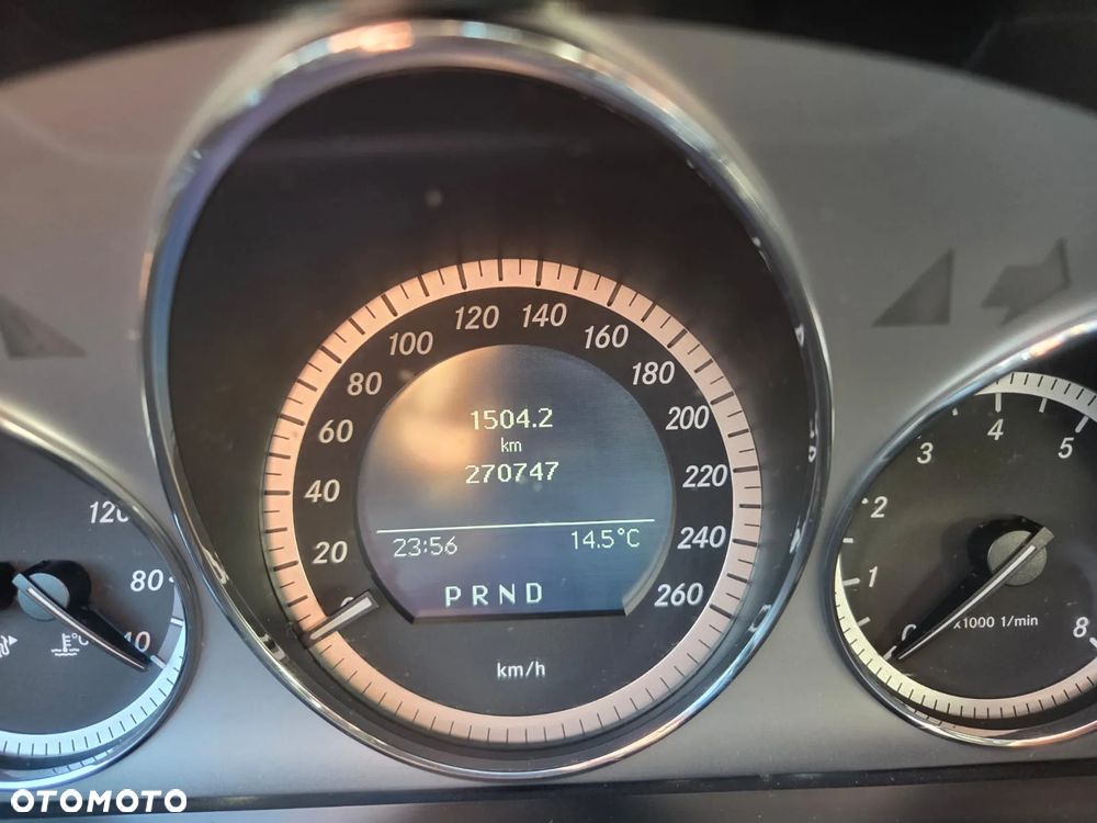 Mercedes-Benz Klasa C 200 CGI Automatik BlueEFFICIENCY - 11