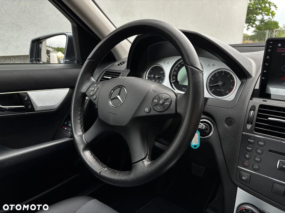 Mercedes-Benz Klasa C 180 Kompressor Avantgarde - 33