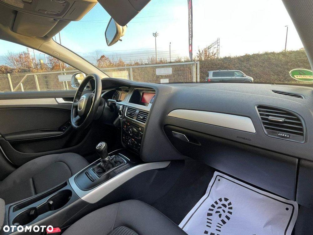 Audi A4 Limousine 1.8 TFSI Ambiente - 31