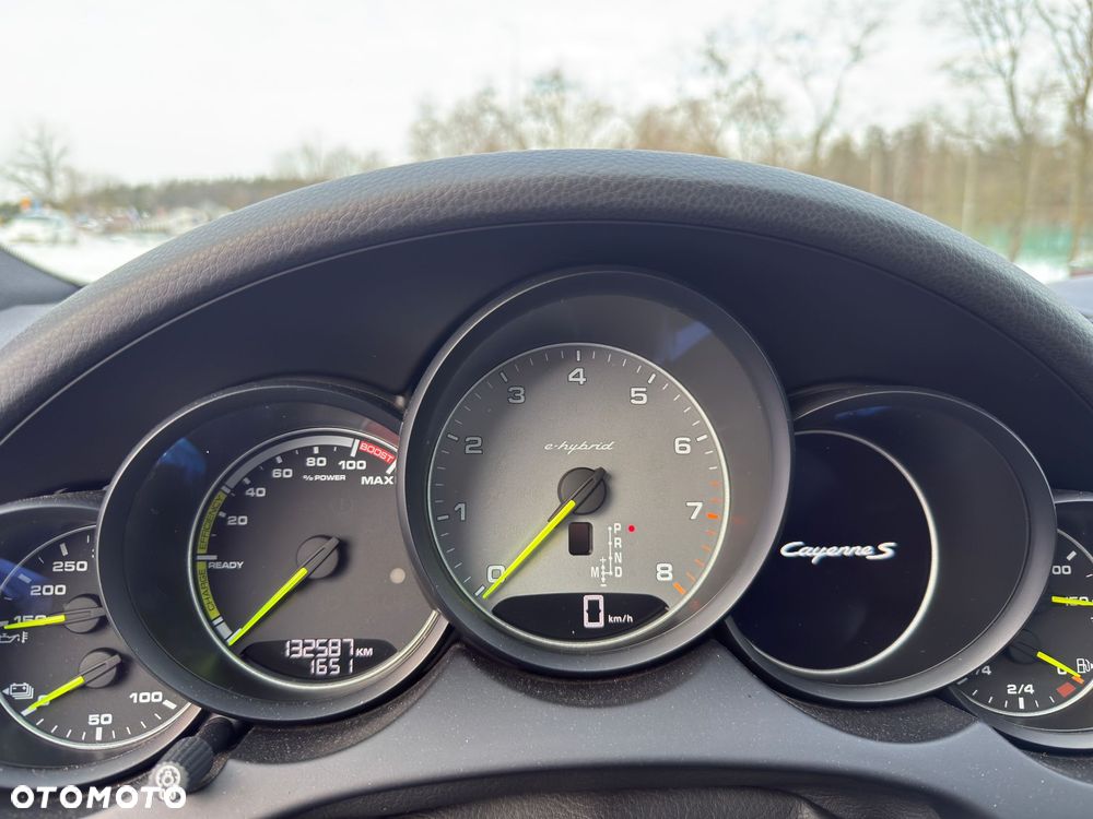 Porsche Cayenne S E-Hybrid Platinum Edition - 24