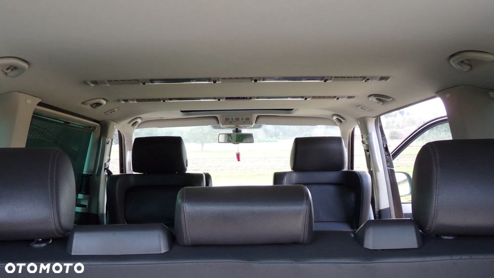 Volkswagen Multivan - 22