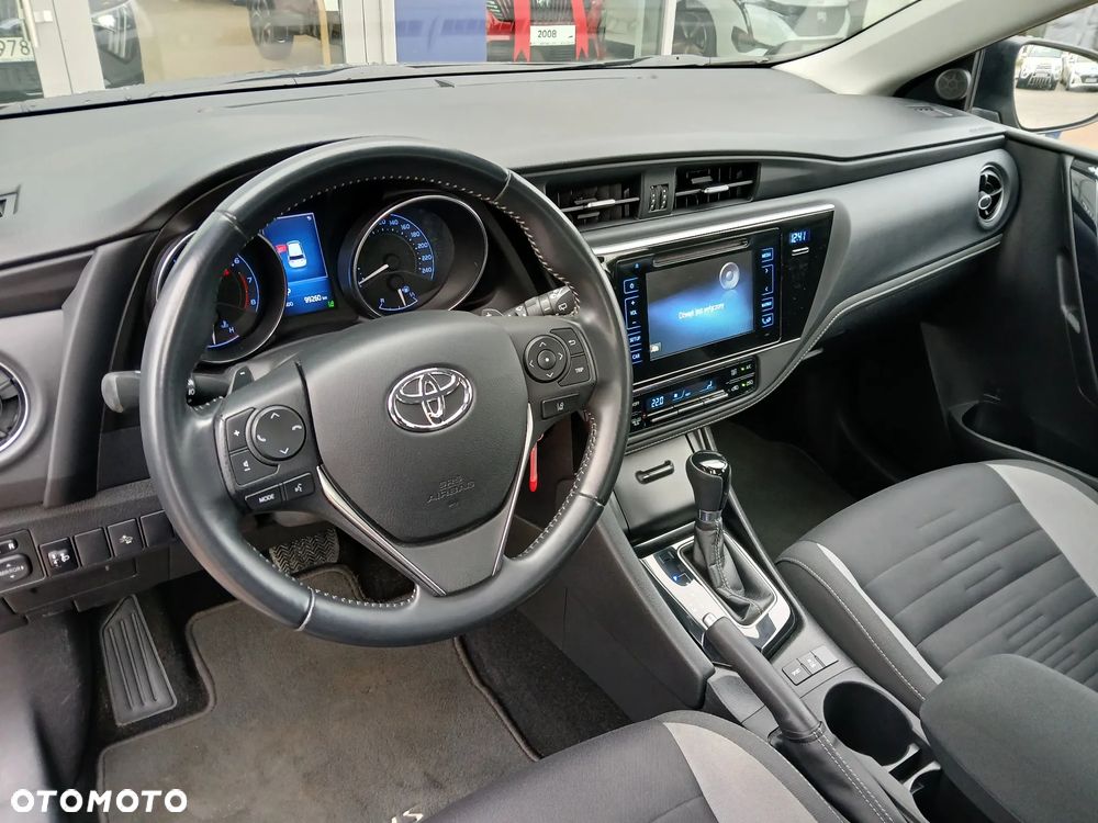 Toyota Auris 1.6 Premium MS - 11