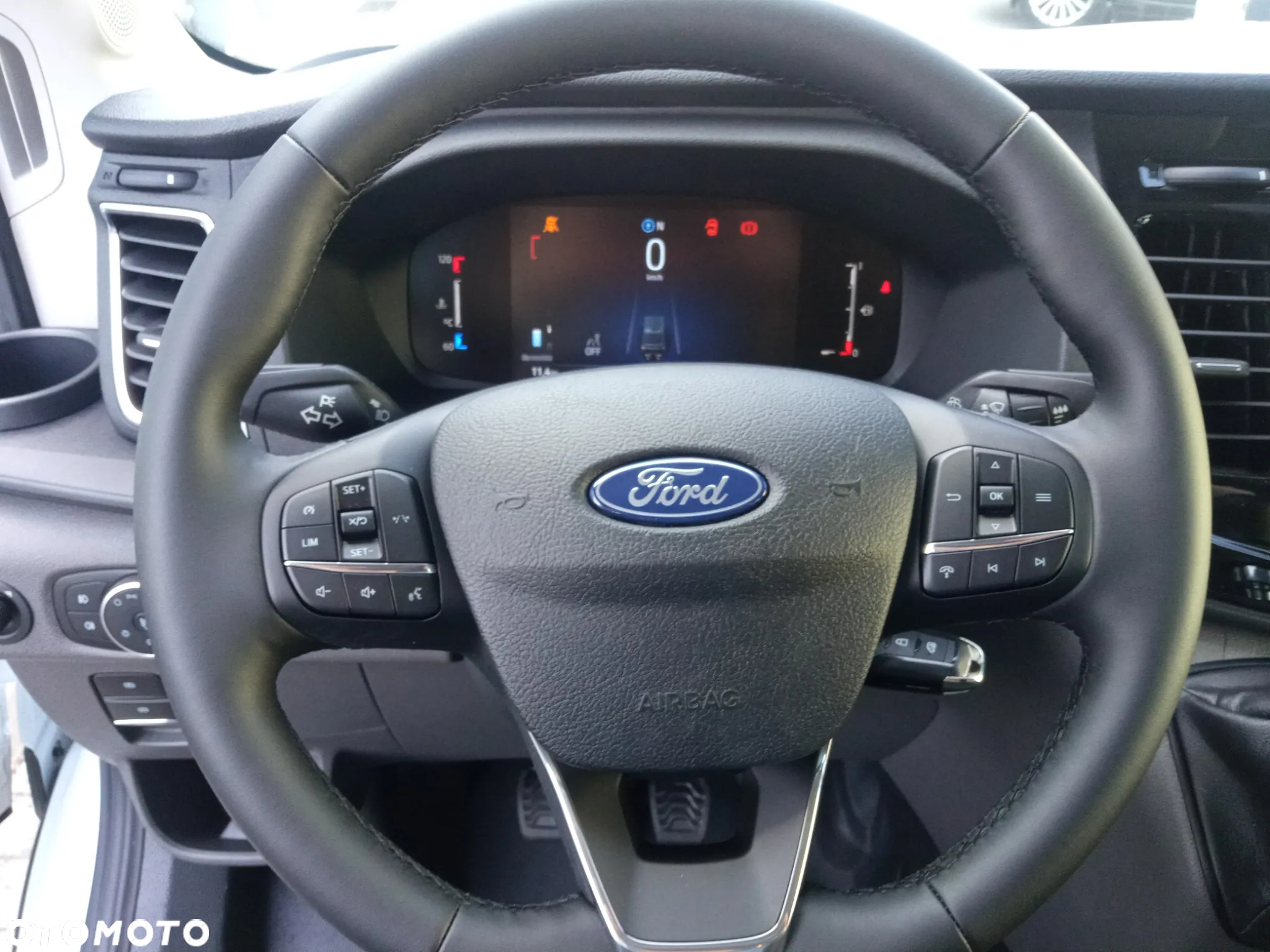 Ford Transit - 12