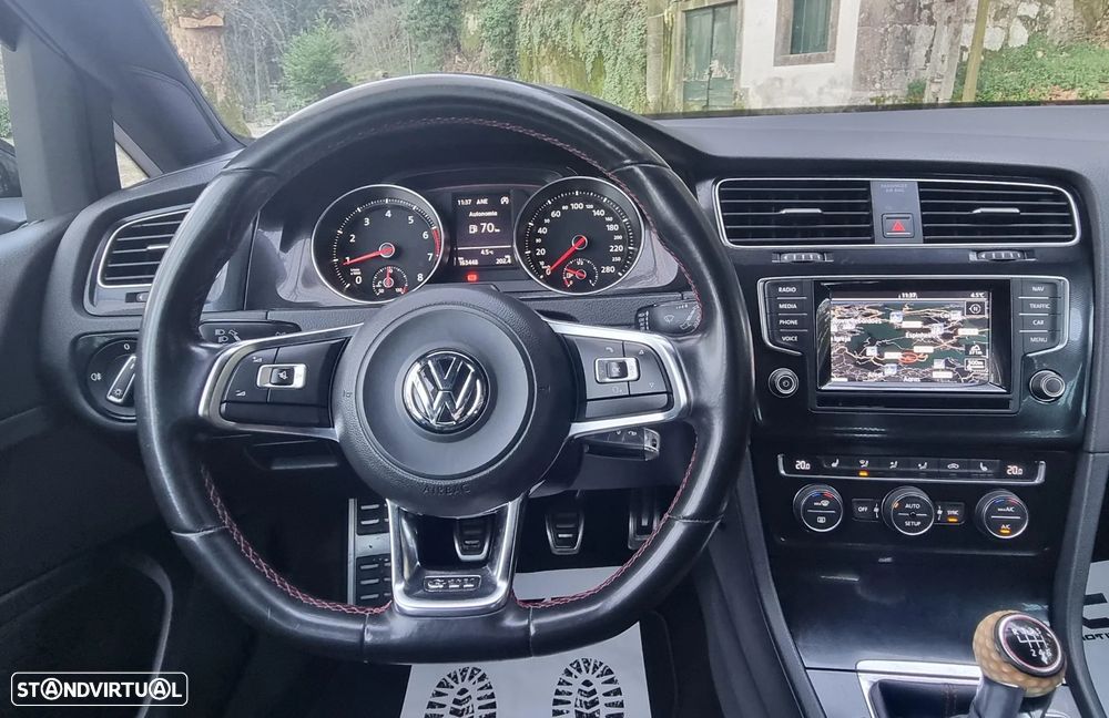 VW Golf 2.0 TSi GTi - 12