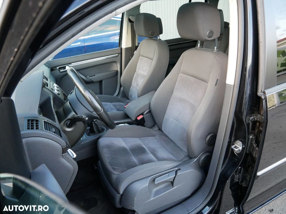 Volkswagen Touran - 8