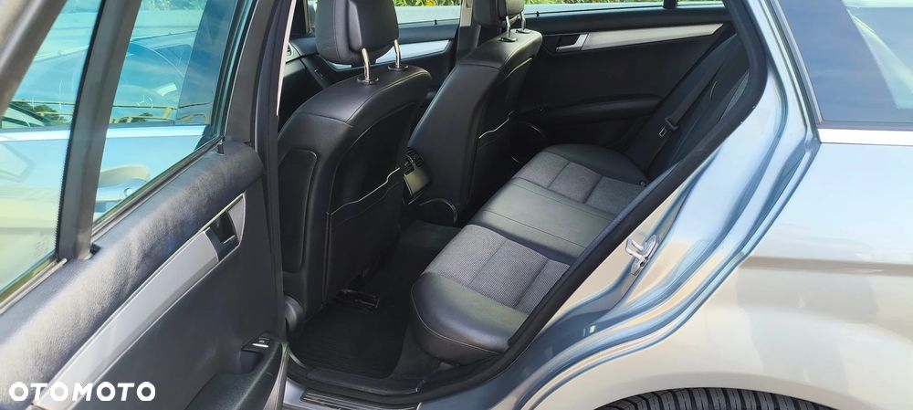 Mercedes-Benz Klasa C 180 CGI Automatik BlueEFFICIENCY Avantgarde - 20