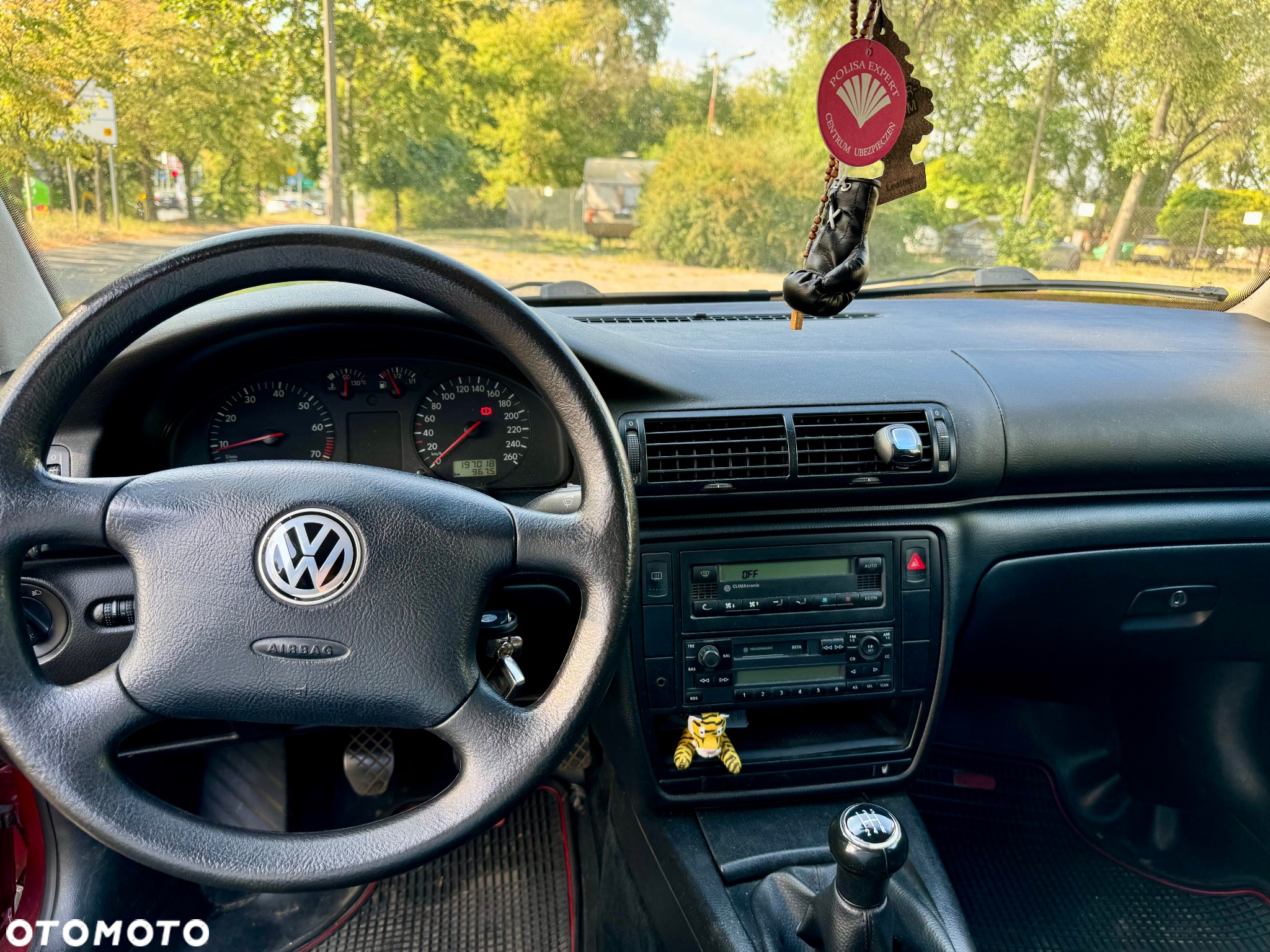 Volkswagen Passat 1.6 Comfortline - 11