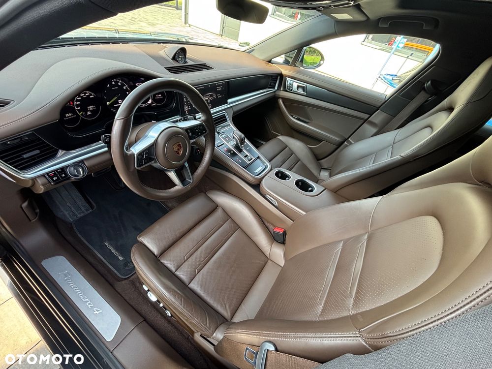 Porsche Panamera 4 Sport Turismo - 18