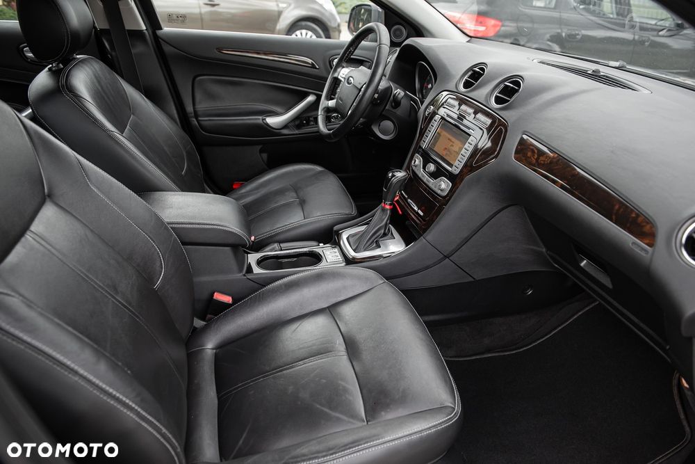 Ford Mondeo 2.3 Ghia - 28