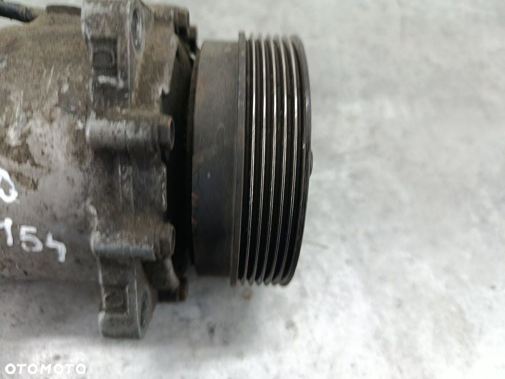 SPRĘŻARKA KLIMATYZACJI VW GOLF III 7M3820803  YM2H19D629BA  SD7V16  SANDEN - 8