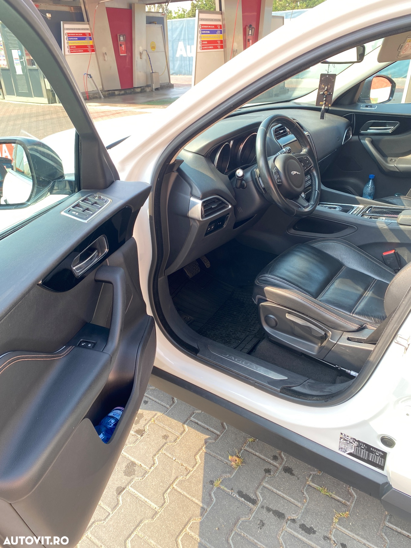 Jaguar F-Pace 20d AWD Prestige - 6