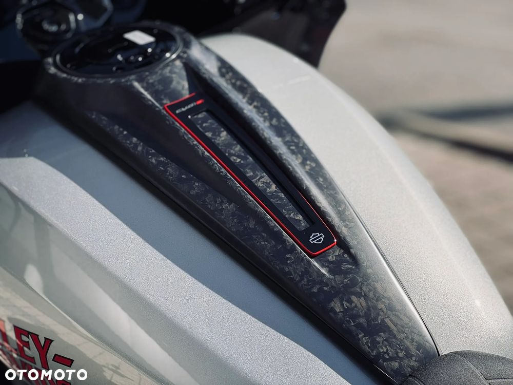 Harley-Davidson Touring Road Glide - 21