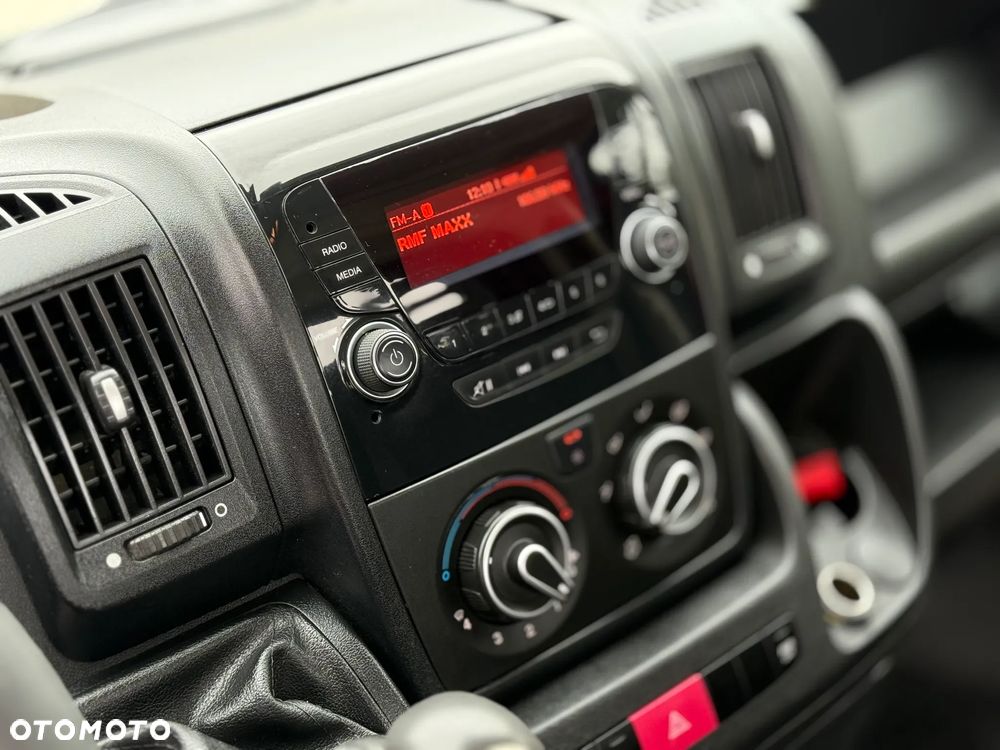 Peugeot BOXER 2,2 HDI | 150KM | 2016r | Nowy najazd 5m | Wyciągarka | Pneumatyka - 9