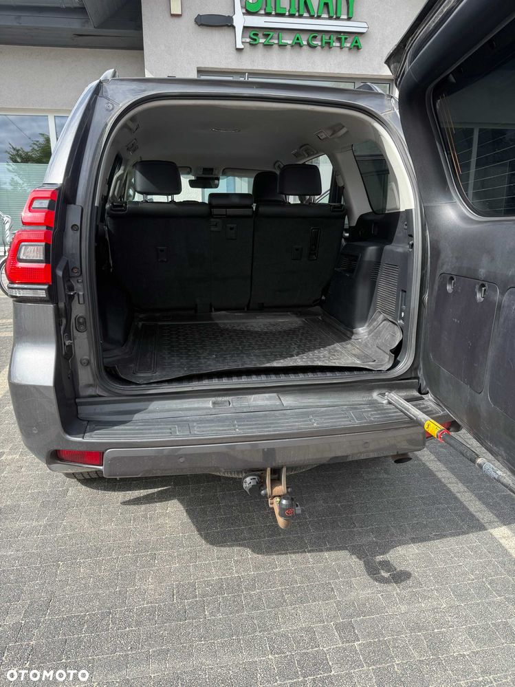 Toyota Land Cruiser - 7