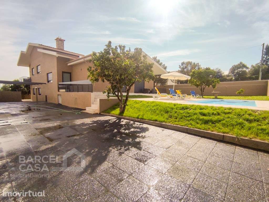 Moradia T4 individual à entrada da cidade de Barcelos - Grande imagem: 3/44