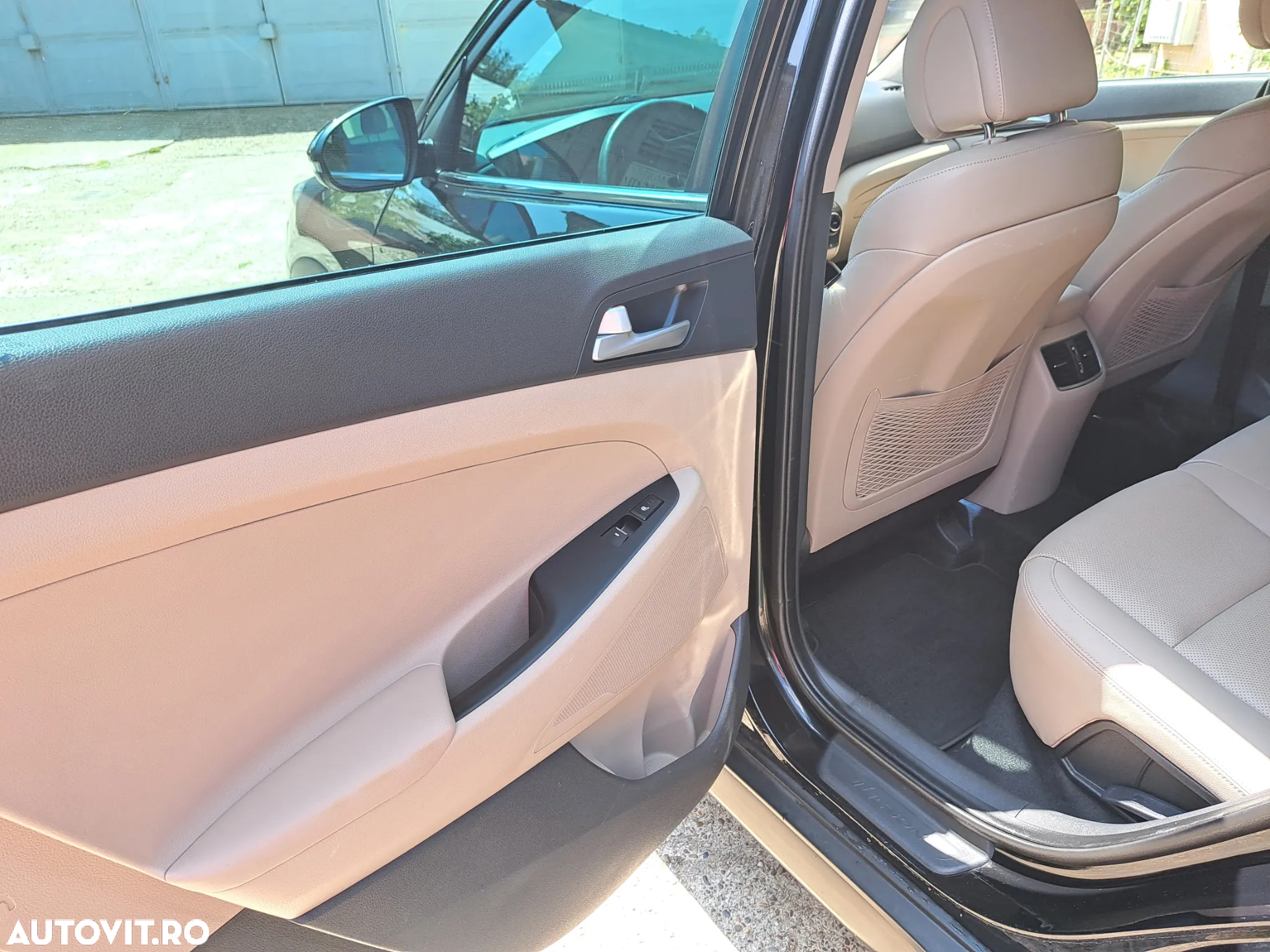 Hyundai Tucson 2.0 CRDI 4WD 6AT Luxury+ - 37