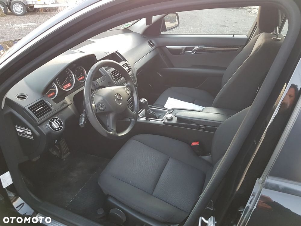 Mercedes-Benz Klasa C 200 T (BlueEFFICIENCY) Avantgarde - 13