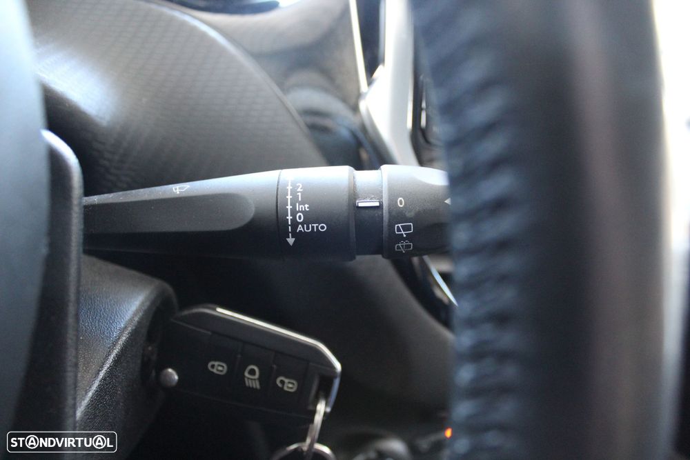 Peugeot 208 1.2 PureTech Style - 20