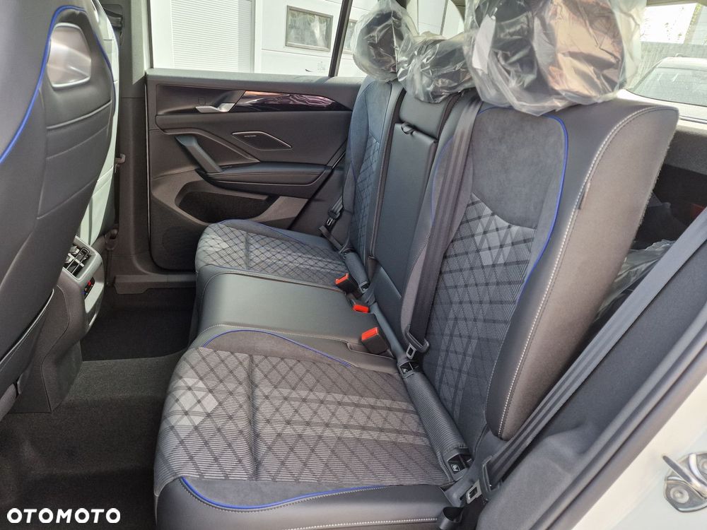 Volkswagen Tiguan - 11