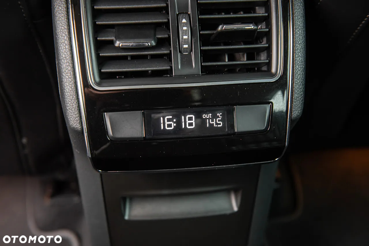 Skoda Superb 2.0 TDI DSG L&K - 27