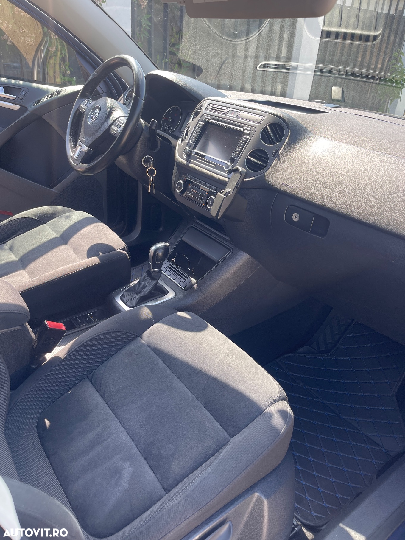 Volkswagen Tiguan 2.0 TDI DPF 4Motion BlueMotion Technology DSG Lounge Sport & Style - 6