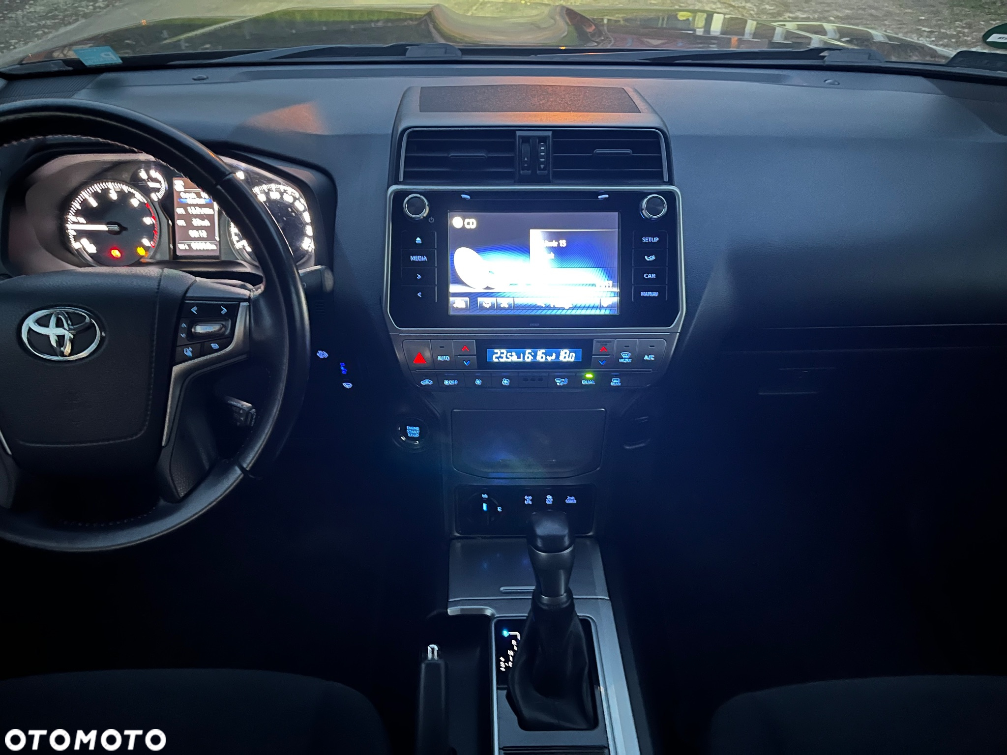 Toyota Land Cruiser - 16