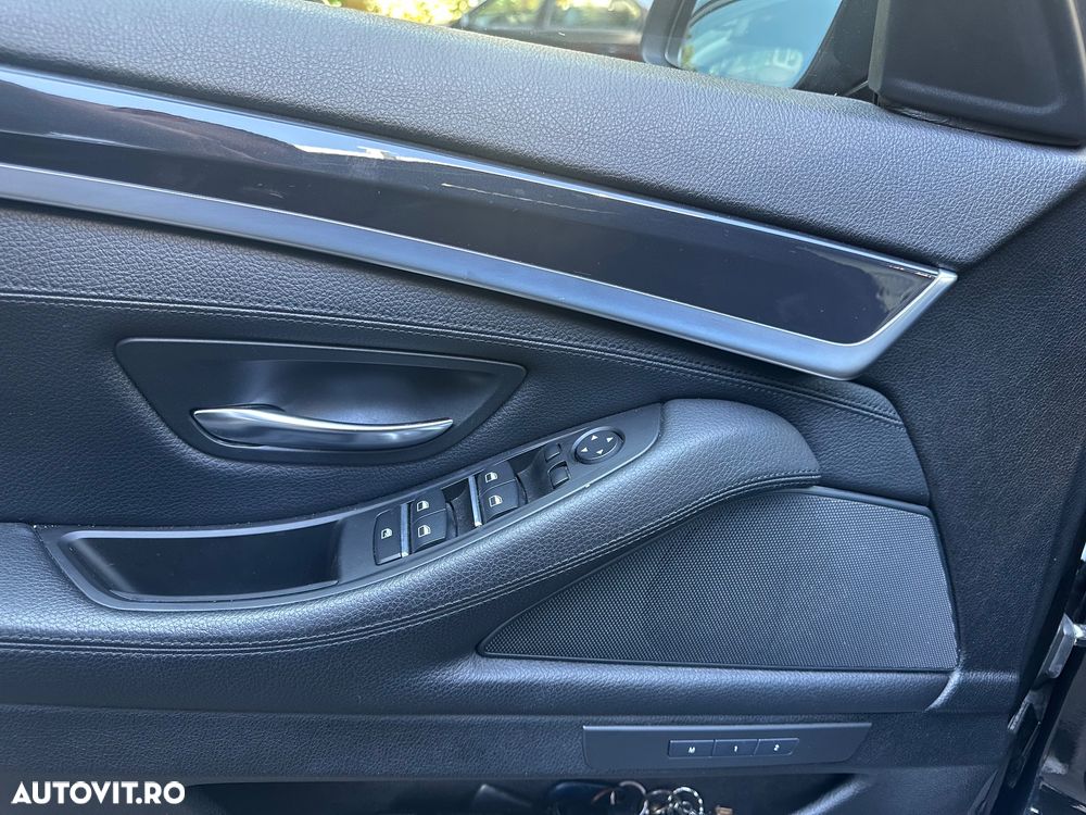 BMW Seria 5 525d Aut. Luxury Line - 17