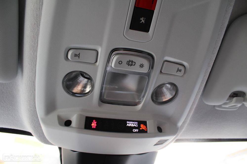 Peugeot e-208 Active - 29