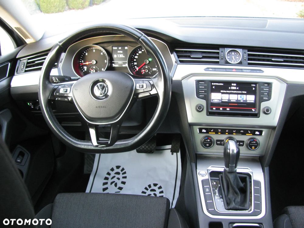 Volkswagen Passat 2.0 TDI SCR DSG Comfortline - 19