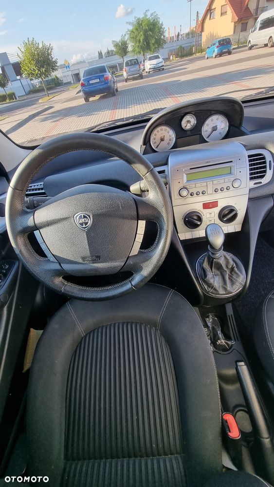 Lancia Ypsilon 1.4 S MomoDesign (5 os.) - 17