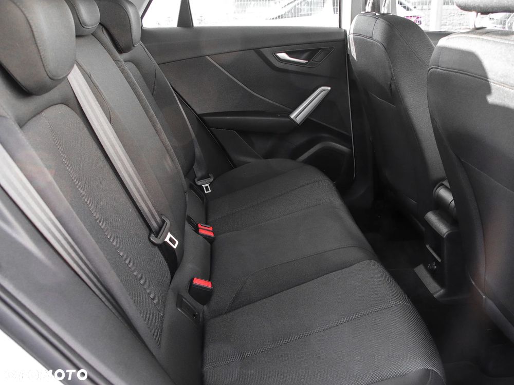 Audi Q2 30 TFSI - 12