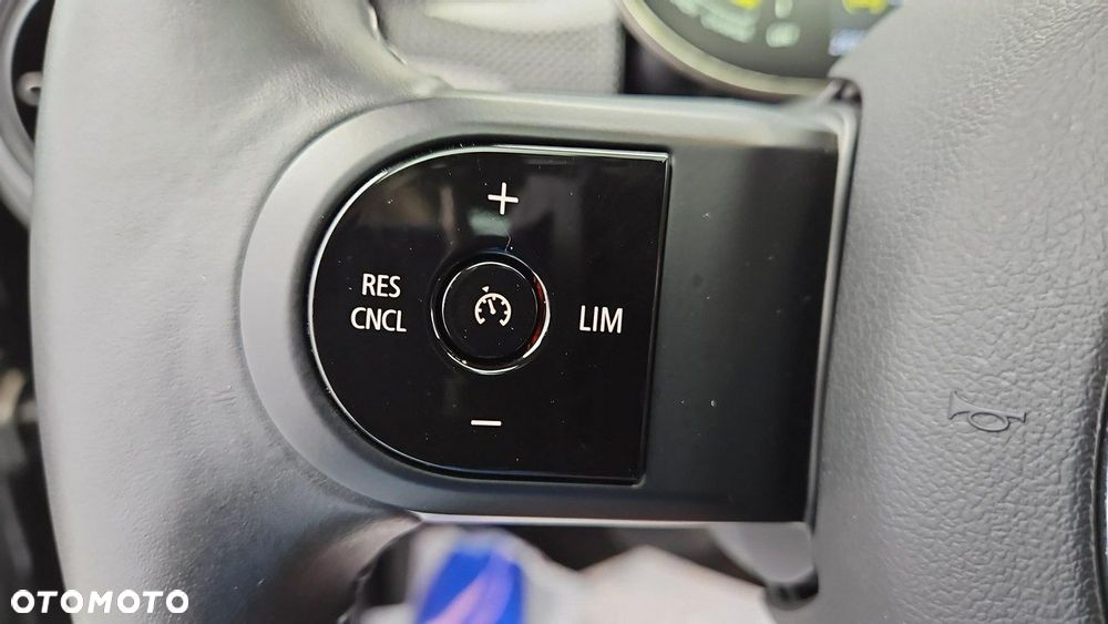 MINI Cooper SE Classic Trim - 16