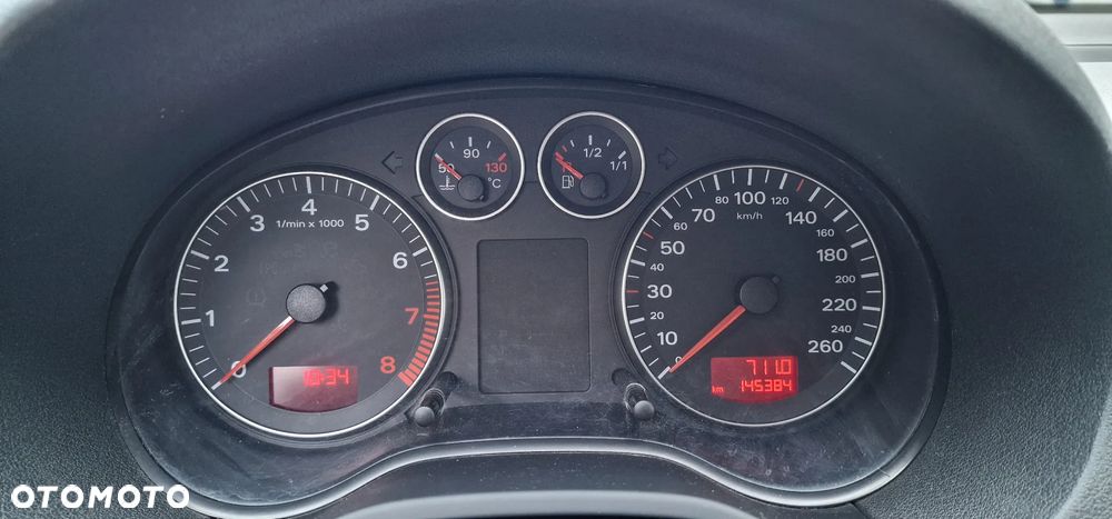 Audi A3 3-drzwiowe 1.6 Ambiente - 23